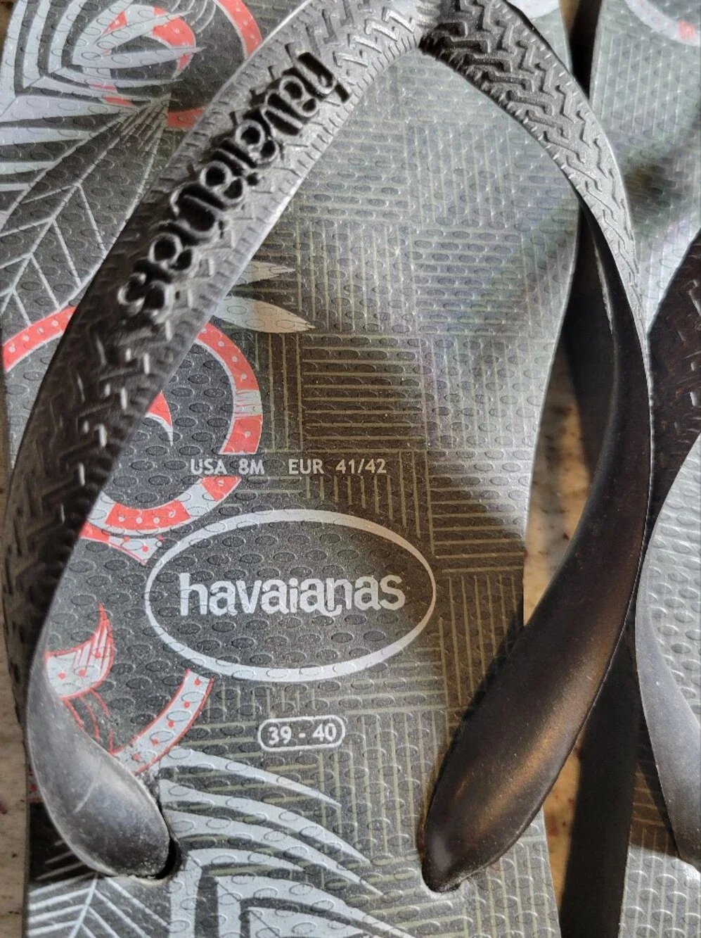 HAVAIANAS Flip-Flop US 8 Black & Red Scroll And Palm Leaves